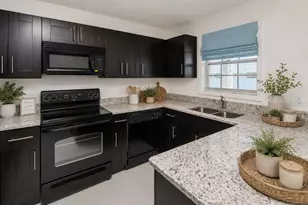 205 Pompano Dr SE, Saint Petersburg, FL 33705 - Photo 7