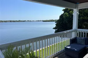 205 Pompano Dr SE, Saint Petersburg, FL 33705 - Photo 11