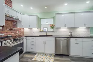 2410 Riverside Dr E, Bradenton, FL 34208 - Photo 15