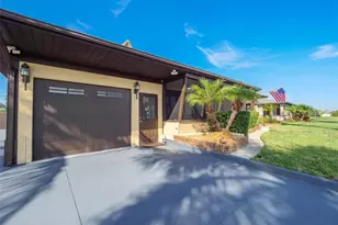2410 Riverside Dr E, Bradenton, FL 34208 - Photo 59