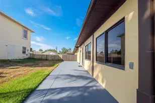 2410 Riverside Dr E, Bradenton, FL 34208 - Photo 59