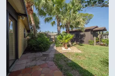 2410 Riverside Drive E, Bradenton, FL 34208 - Photo 47