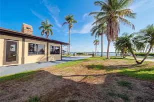 2410 Riverside Dr E, Bradenton, FL 34208 - Photo 61