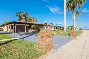 2410 Riverside Dr E, Bradenton, FL 34208 - Photo 63