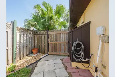 2410 Riverside Drive E, Bradenton, FL 34208 - Photo 51