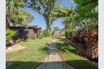 2410 Riverside Drive E, Bradenton, FL 34208 - Photo 47