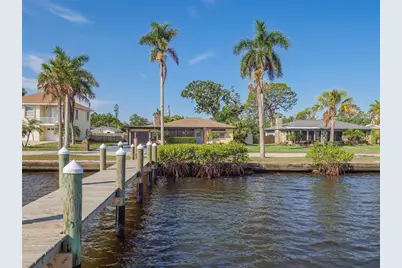 2410 Riverside Drive E, Bradenton, FL 34208 - Photo 7