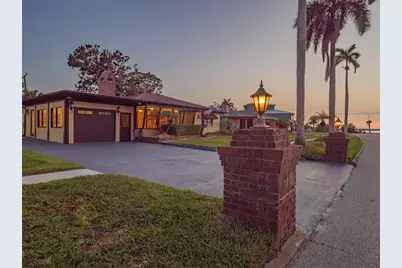 2410 Riverside Drive E, Bradenton, FL 34208 - Photo 1