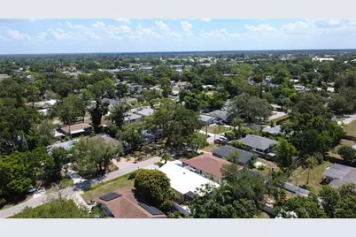 2920 Edgewood Lane, Sarasota, FL 34231 - Photo 33