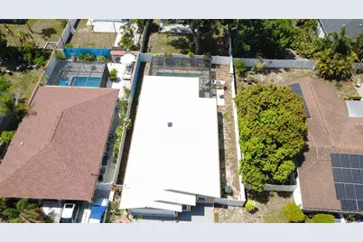 2920 Edgewood Lane, Sarasota, FL 34231 - Photo 31
