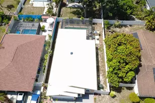 2920 Edgewood Ln, Sarasota, FL 34231 - Photo 31