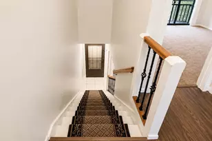 947 Sunridge Way, Sarasota, FL 34234 - Photo 5