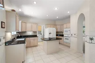 3954 Hamilton Club Cir, Sarasota, FL 34242 - Photo 3