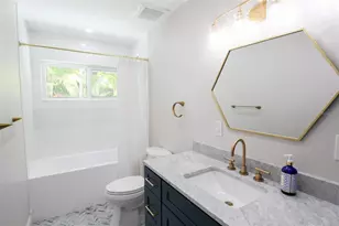 691 Russell St, Longboat Key, FL 34228 - Photo 15