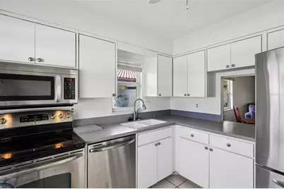 3210 Cambridge Avenue, Bradenton, FL 34207 - Photo 9