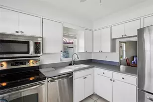3210 Cambridge Ave, Bradenton, FL 34207 - Photo 9