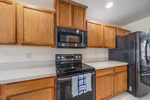 12017 Larson Ln, Parrish, FL 34219 - Photo 7