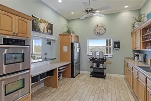 1109 Edgewater Cir, Bradenton, FL 34209 - Photo 55