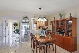 1109 Edgewater Cir, Bradenton, FL 34209 - Photo 17