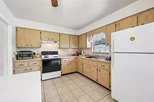 107 67th St NE, Bradenton, FL 34208 - Photo 9