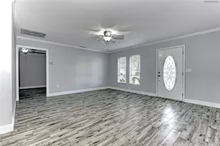 1106 Southern Pine Ln, Sarasota, FL 34243 - Photo 7