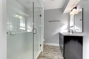 1106 Southern Pine Ln, Sarasota, FL 34243 - Photo 19