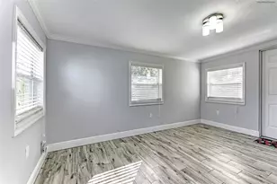 1106 Southern Pine Ln, Sarasota, FL 34243 - Photo 13