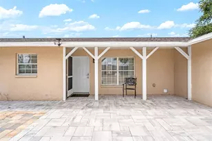 537 Melody Cir, Sarasota, FL 34237 - Photo 5