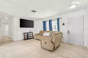 537 Melody Cir, Sarasota, FL 34237 - Photo 13