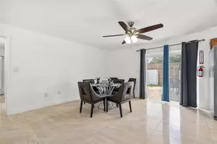 537 Melody Cir, Sarasota, FL 34237 - Photo 11