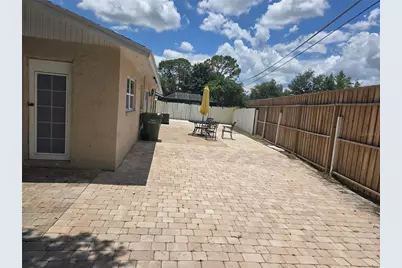 537 Melody Circle, Sarasota, FL 34237 - Photo 23