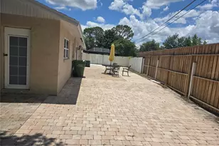 537 Melody Cir, Sarasota, FL 34237 - Photo 23