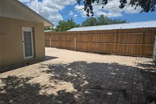 537 Melody Cir, Sarasota, FL 34237 - Photo 17
