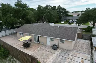 537 Melody Cir, Sarasota, FL 34237 - Photo 35