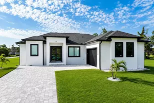 61 Tee View Terrace, Rotonda West, FL 33947 - Photo 1