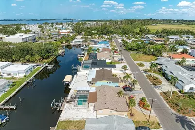 9907 Royal Palm Drive, Bradenton, FL 34210 - Photo 51