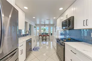 9907 Royal Palm Dr, Bradenton, FL 34210 - Photo 15
