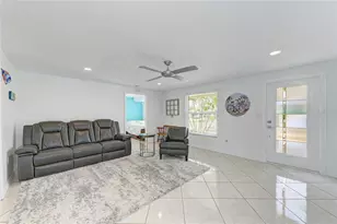9907 Royal Palm Dr, Bradenton, FL 34210 - Photo 9