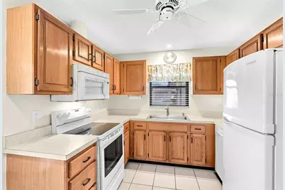 3670 Gleneagle Drive #8A, Sarasota, FL 34238 - Photo 13