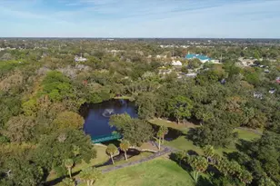 2000 Craft Ln, Sarasota, FL 34239 - Photo 31