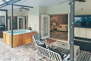 4907 82nd Pl E, Sarasota, FL 34243 - Photo 23