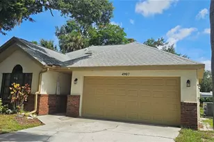 4907 82nd Pl E, Sarasota, FL 34243 - Photo 1