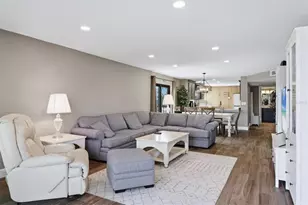 1001 Benjamin Franklin Dr, Sarasota, FL 34236 - Photo 13
