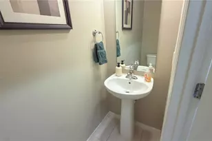 3880 82nd Ave Cir E, Sarasota, FL 34243 - Photo 15