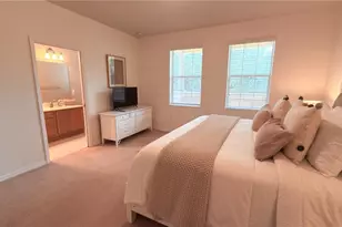3880 82nd Ave Cir E, Sarasota, FL 34243 - Photo 9