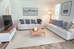 3880 82nd Ave Cir E, Sarasota, FL 34243 - Photo 3
