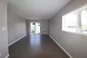 3001 Bee Ridge Rd, Sarasota, FL 34239 - Photo 5
