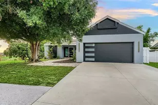 2481 S Scarlet Oak Ct, Sarasota, FL 34232 - Photo 1