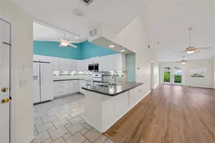 5626 Monte Rosso Rd, Sarasota, FL 34243 - Photo 9