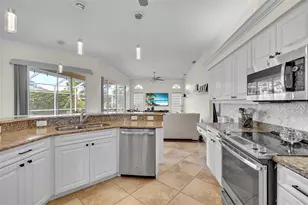 6817 Corral Cir, Sarasota, FL 34243 - Photo 15
